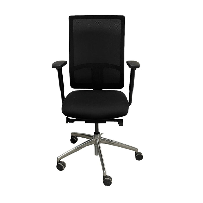 Refurbished Black Venture Task Chair with Chrome Base
