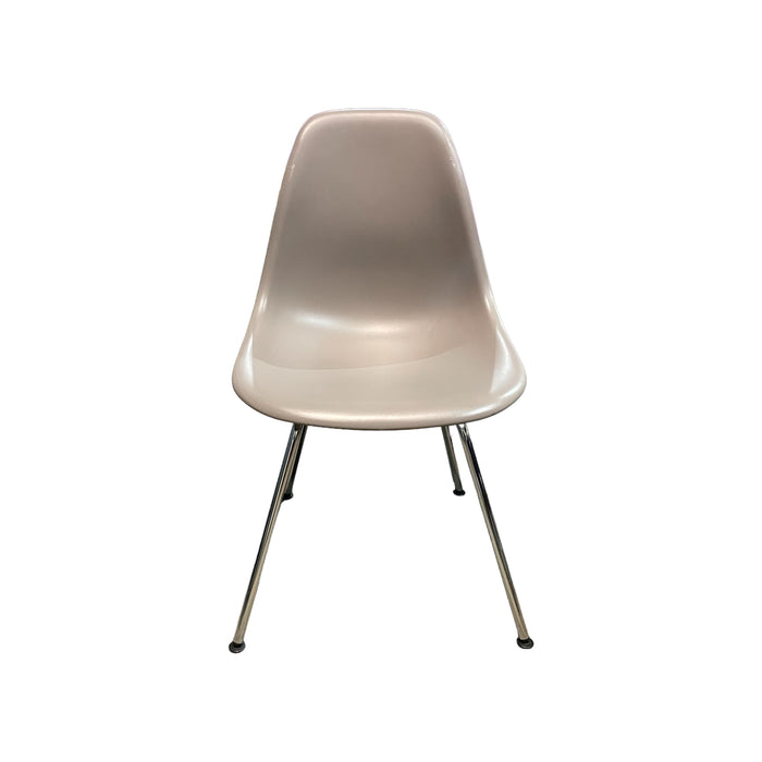 Refurbished Eames Plastic Side Chair RE DSX in Pebble