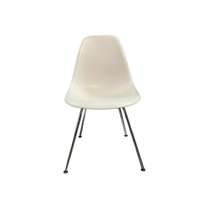 Refurbished Eames Plastic Side Chair RE DSX in White