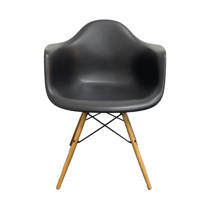 Refurbished Vitra Eames Plastic Armchair DAW in Black
