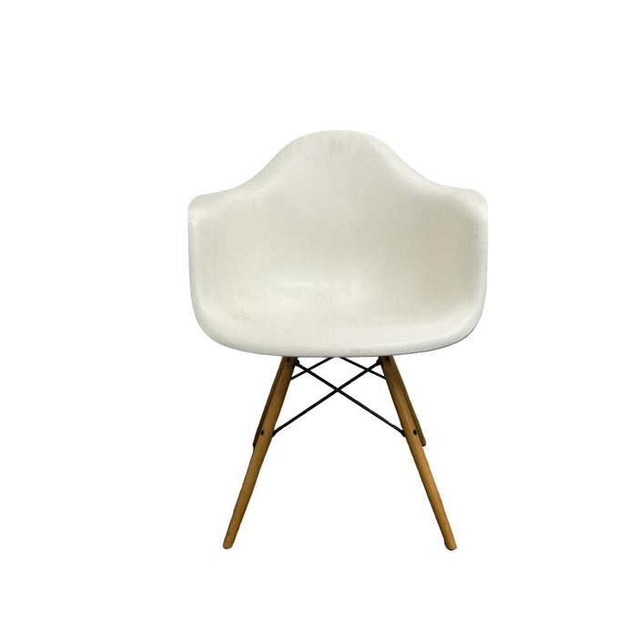 Refurbished Vitra Eames Plastic Armchair DAW in White