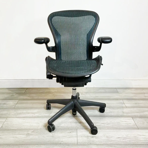 Refurbished Herman Miller Aeron with Green Mesh, Standard, Size B - MK1