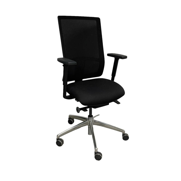 Refurbished Black Venture Task Chair with Chrome Base