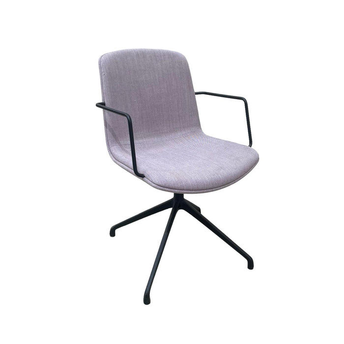 Refurbished CUBB-06 Meeting Chair in Lilac