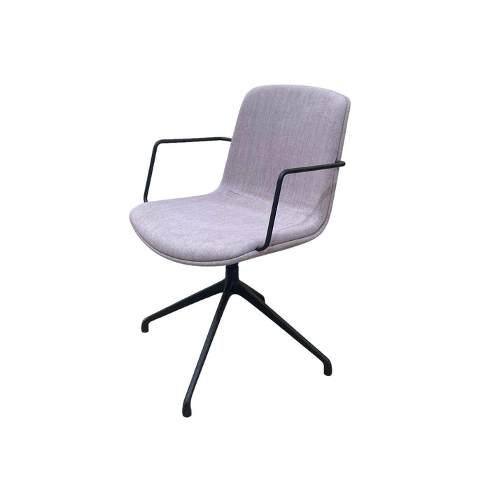 Refurbished CUBB-06 Meeting Chair in Lilac