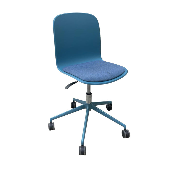 Refurbished Cavatina Conference Chair in Blue