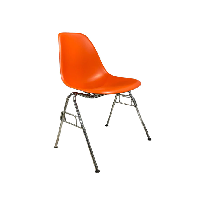 Refurbished Eames Plastic Side Chair RE DSS-N in Red