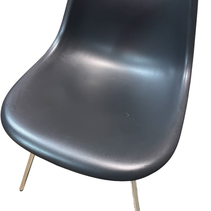 Refurbished Eames Plastic Side Chair RE DSX in Black