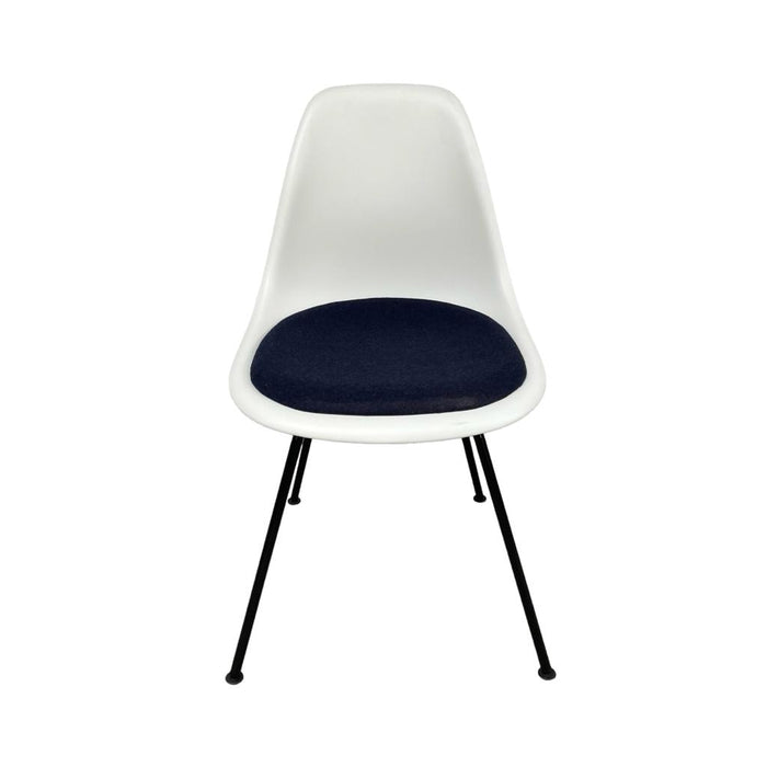 Refurbished Vitra Eames Plastic Side Chair RE DSX - White with Navy Seat