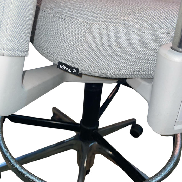 Refurbished Vitra ID Trim Draughtsman Chair in Light Grey