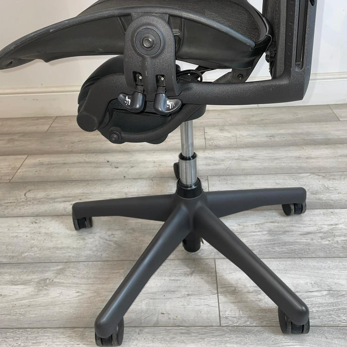 Refurbished Aeron Posturefit Size B MK2 Black — Zero Office Furniture