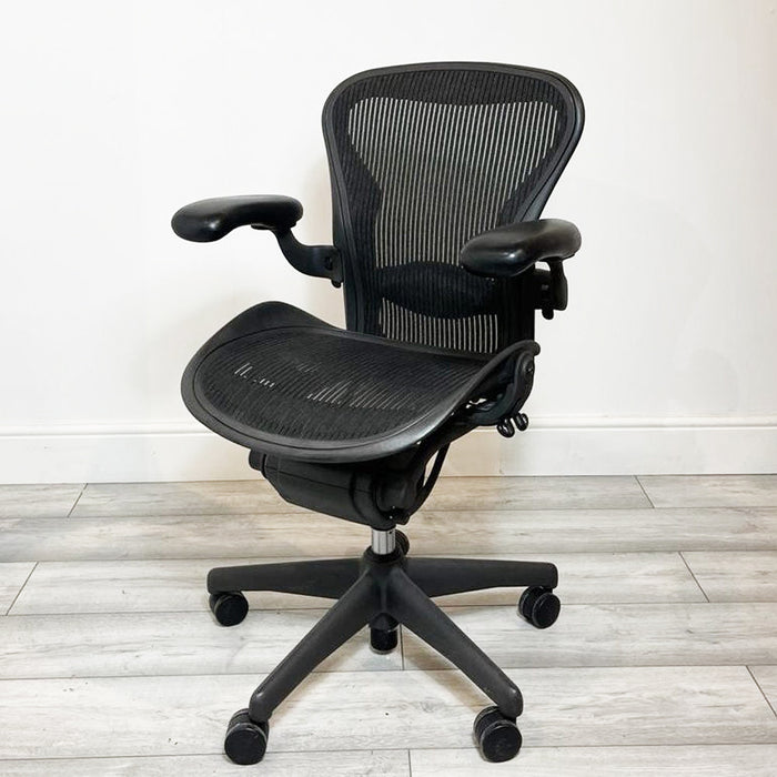 Refurbished Herman Miller Aeron in Graphite, Fully Loaded - SIZE A - MK2